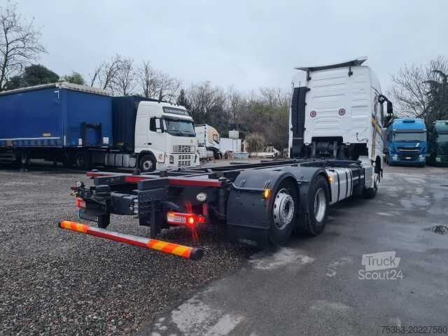 Autocamion cu caroserie interschimbabilă Volvo FH 460 6X2