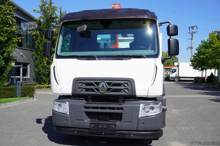 Camión con plataforma plana y grúa Renault C280 DTI 8 / FASSI crane 5.6T / range 8m