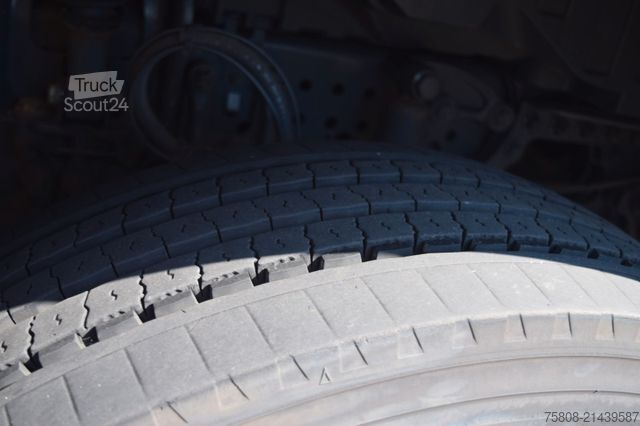 Tenteli düz yataklı kamyon MERCEDES-BENZ Antos 1830 4x2 Pritche Plane 7,20m LBW 2t. AHK