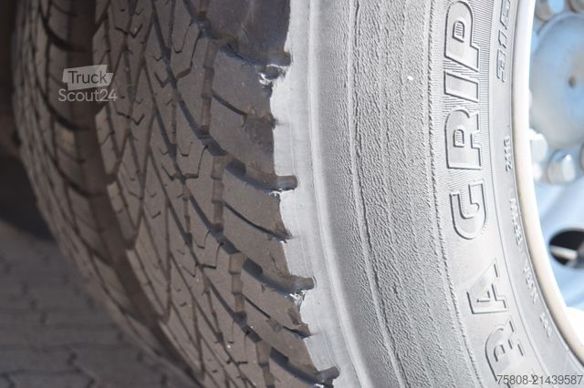 Tenteli düz yataklı kamyon MERCEDES-BENZ Antos 1830 4x2 Pritche Plane 7,20m LBW 2t. AHK