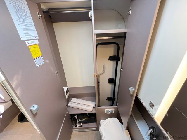 Półzintegrowany kamper BÜRSTNER Lyseo TD 594 Komfort Paket 10 Zoll, Markise