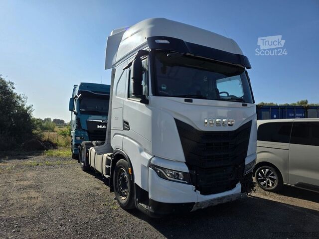 Vakio vetoauto IVECO 490 S-Way mit kleinem Unfallschaden, Retarder