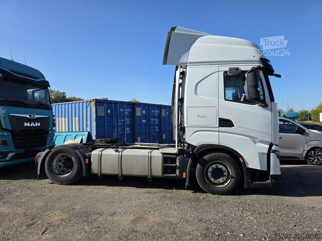 Vakio vetoauto IVECO 490 S-Way mit kleinem Unfallschaden, Retarder