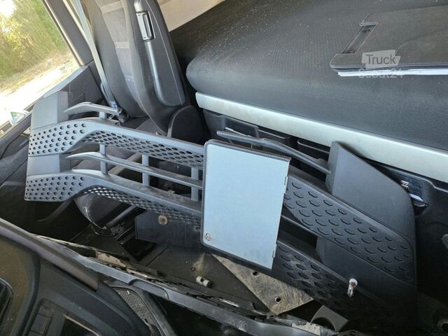 Vakio vetoauto IVECO 490 S-Way mit kleinem Unfallschaden, Retarder