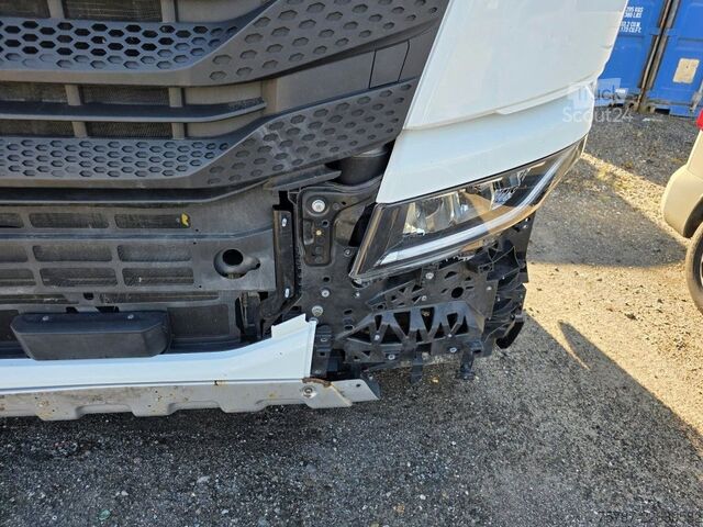 Vakio vetoauto IVECO 490 S-Way mit kleinem Unfallschaden, Retarder