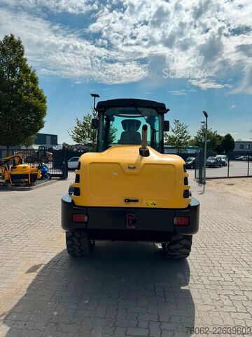 Погрузчик с колёсным шасси YANMAR V120