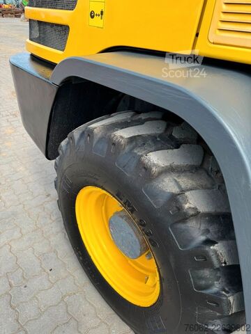 Погрузчик с колёсным шасси YANMAR V120