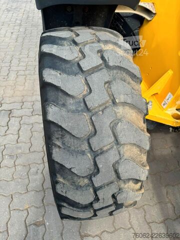 Погрузчик с колёсным шасси YANMAR V120