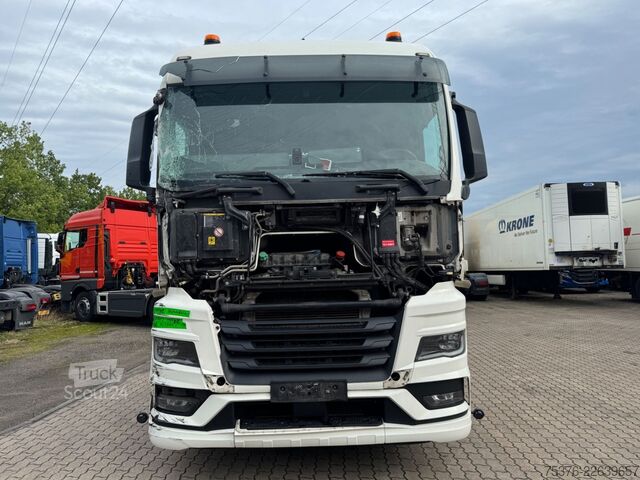 Standard SZM MAN TGX 18.510 beschädigt /damaged