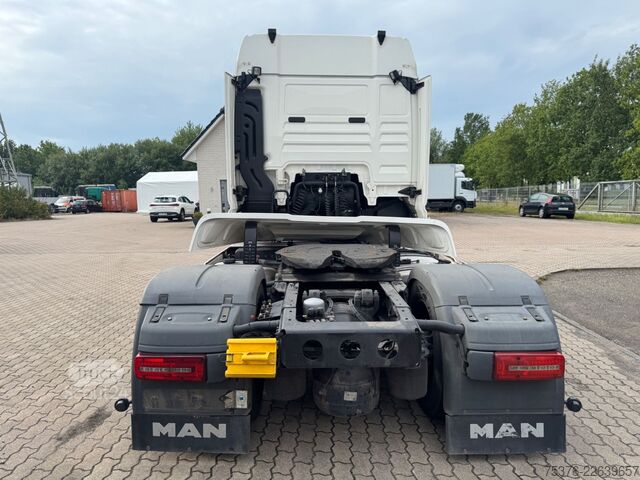 Standard SZM MAN TGX 18.510 beschädigt /damaged