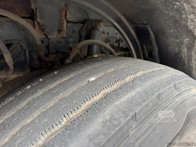 Камион с платформа RENAULT KERAX 460 * PRITSCHE * HMF KRAN 10,2N M *8 X 4*