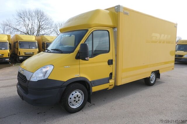 Vrachtwagen met bakwagen iveco Daily 35 S11 C30C AUTOMATIK KAMERA Regale LUFT DURCHGANG EURO-5 CoC
