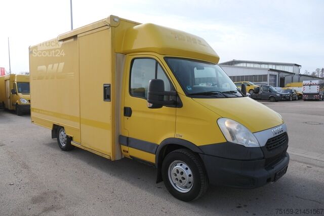Vrachtwagen met bakwagen iveco Daily 35 S11 C30C AUTOMATIK KAMERA Regale LUFT DURCHGANG EURO-5 CoC