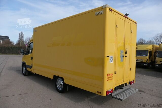 Vrachtwagen met bakwagen iveco Daily 35 S11 C30C AUTOMATIK KAMERA Regale LUFT DURCHGANG EURO-5 CoC