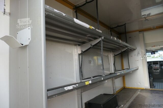 Vrachtwagen met bakwagen iveco Daily 35 S11 C30C AUTOMATIK KAMERA Regale LUFT DURCHGANG EURO-5 CoC