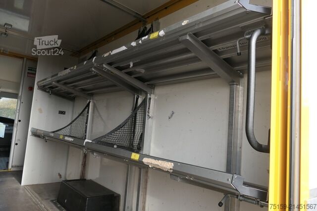 Vrachtwagen met bakwagen iveco Daily 35 S11 C30C AUTOMATIK KAMERA Regale LUFT DURCHGANG EURO-5 CoC