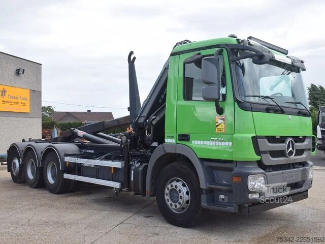 Koukkuvarsijärjestelmä Mercedes-Benz Actros 3236 Hooklift + Hiabcrane
