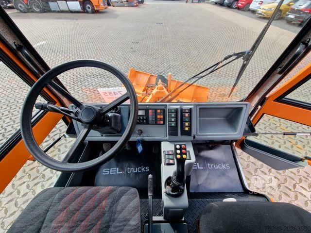 Tilpasset varevogn  BokiMobil 1151 Schneepflug