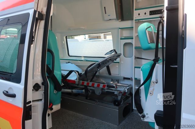 Feuerwehrfahrzeug VOLKSWAGEN T5 Transporter Hochdach lang/KTW/Klima/FN: A40