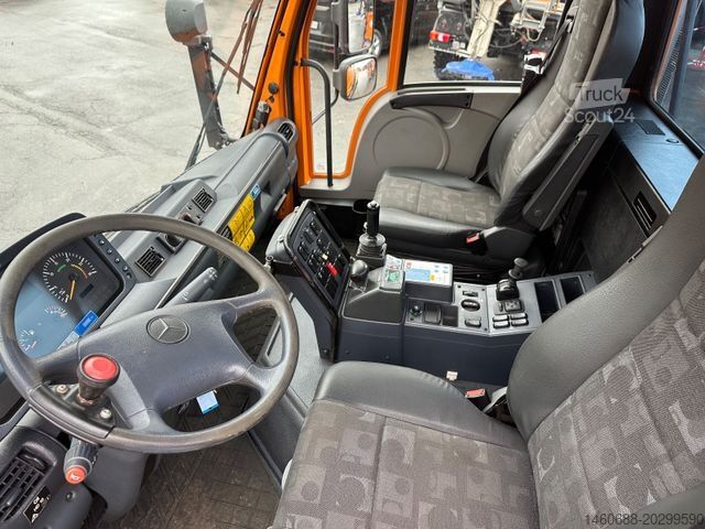 Вантажівка спеціального призначення MERCEDES-BENZ Unimog U400