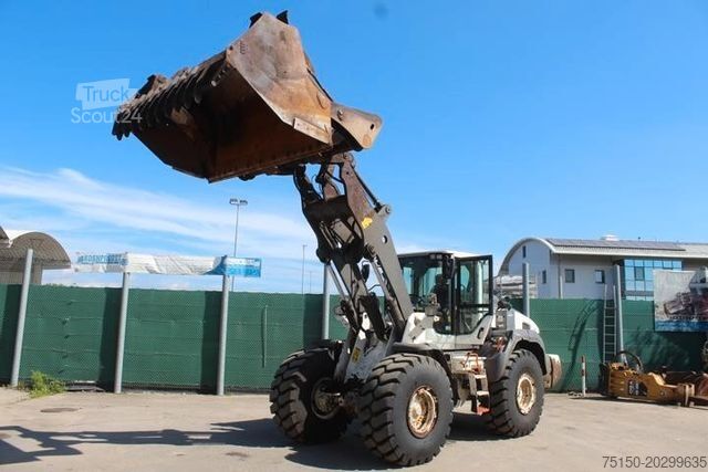 Kolesni nakladalnik VOLVO L110H - Hoch-Kippschaufel Nr.: 916