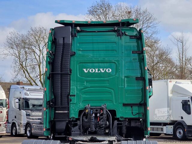 MTS standard Volvo FH 500 XL - full air - retarder - costum interi...