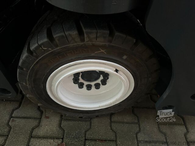 4-way forklift Combilift C2500 /perfect /compact/Only 4819 hours