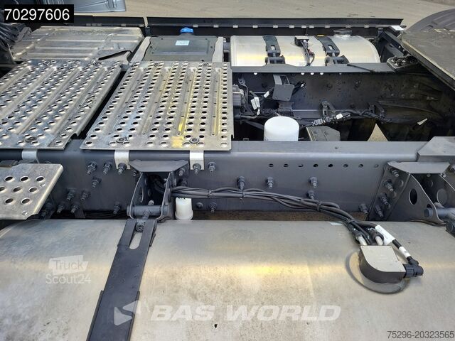 Standart-SZM Volvo FH 500 4X2 Retarder I-ParkCool 2xTanks Navi ACC...