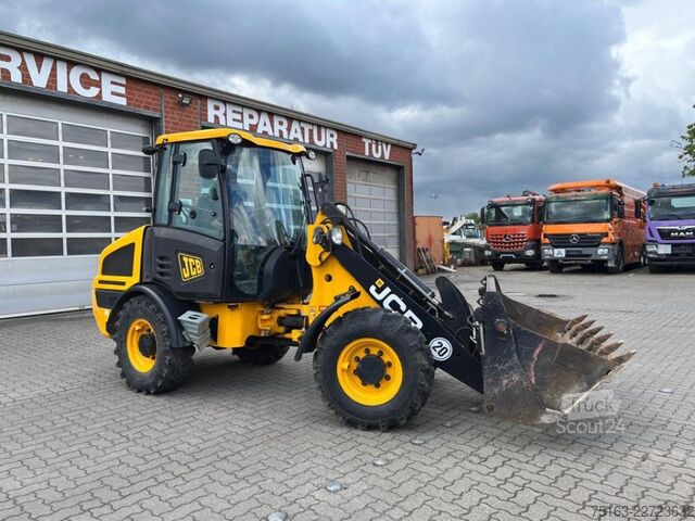 Wiellader JCB Radlader 407 T4 Radlader nur 1089 h Schaufel+Gab