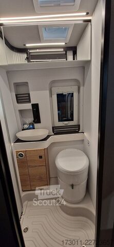 Kastenwagen Wohnmobil / Campervan PÖSSL Pössl Roadstar XT - Mercedes Sprinter 4x4