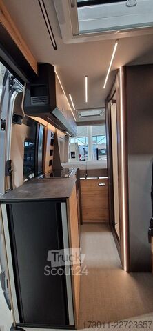 Kastenwagen Wohnmobil / Campervan PÖSSL Pössl Roadstar XT - Mercedes Sprinter 4x4