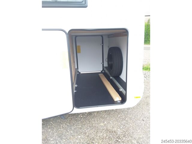 Semi-integrated motorhome Adria Coral Axess 650 SL