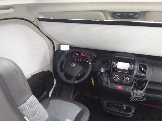 Semi-integrated motorhome Adria Coral Axess 650 SL