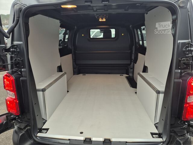 Panel van Peugeot Expert L2 180 EAT8 erhöhte Nutzlast Laderaumboden Connect-Paket Trennwand verglast 17 Zoll LM Sommer Ersatzrad Seitenscheibe schiebbar