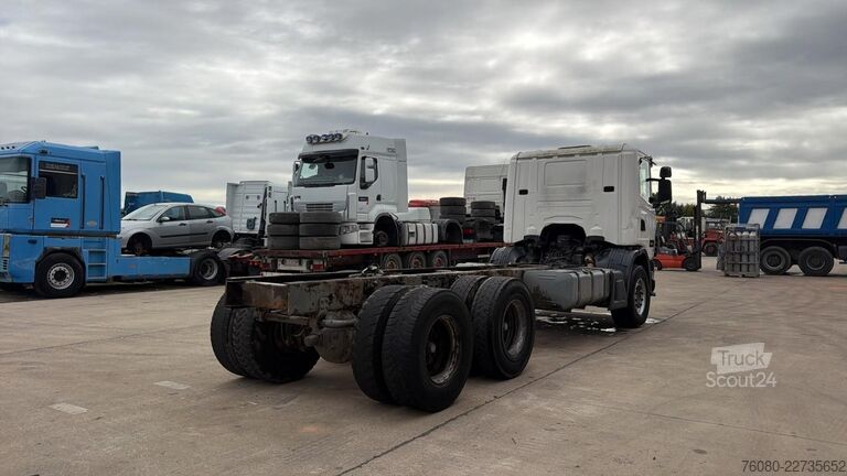 Alusta ja ohjaamo Scania 124 - 400 (MANUAL PUMP / POMPE MANUELLE / BOITE...
