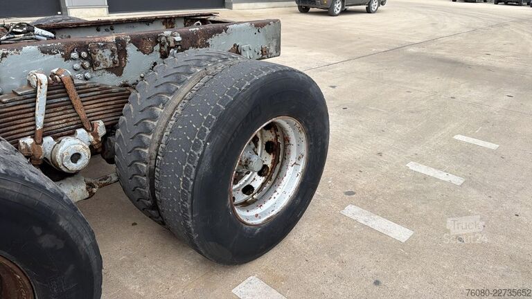 Alusta ja ohjaamo Scania 124 - 400 (MANUAL PUMP / POMPE MANUELLE / BOITE...