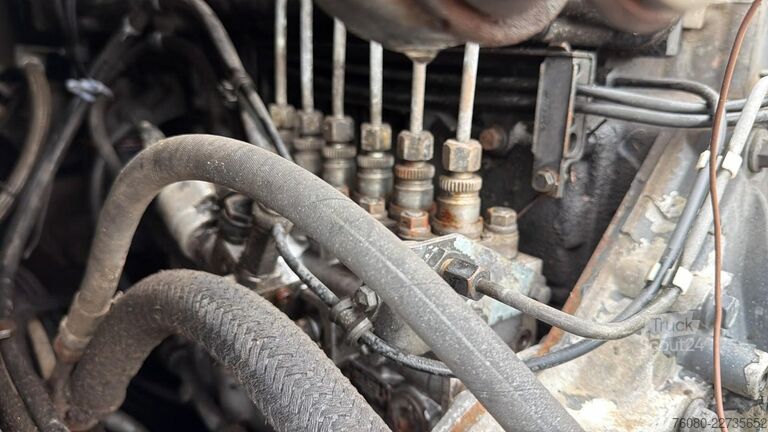 Alusta ja ohjaamo Scania 124 - 400 (MANUAL PUMP / POMPE MANUELLE / BOITE...