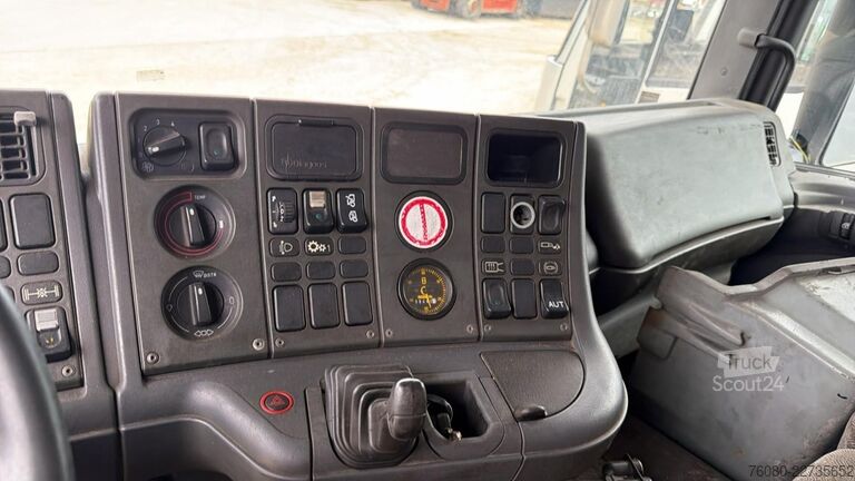 Alusta ja ohjaamo Scania 124 - 400 (MANUAL PUMP / POMPE MANUELLE / BOITE...