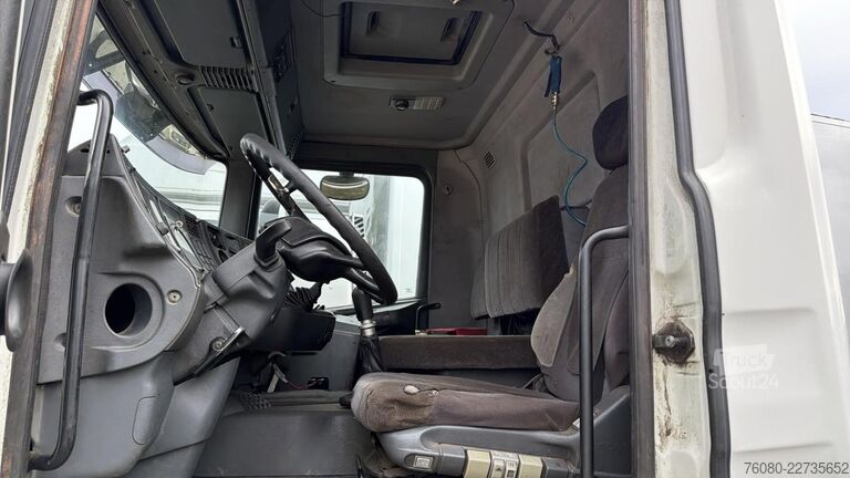 Alusta ja ohjaamo Scania 124 - 400 (MANUAL PUMP / POMPE MANUELLE / BOITE...