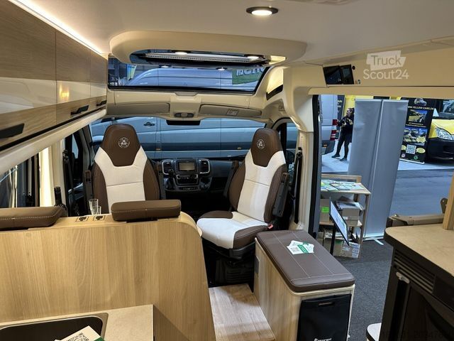 Camper van DREAMER Select D62 Saphir Messe-Leipzig-Halle 5A-Stand33