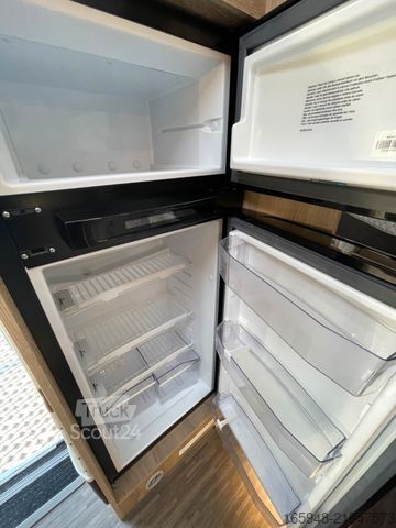 Integriertes Wohnmobil MOBILVETTA I 90 KEA | Face 2 Face, Franz. Bett