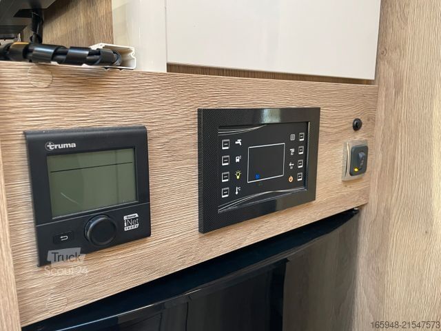 Integriertes Wohnmobil MOBILVETTA I 90 KEA | Face 2 Face, Franz. Bett