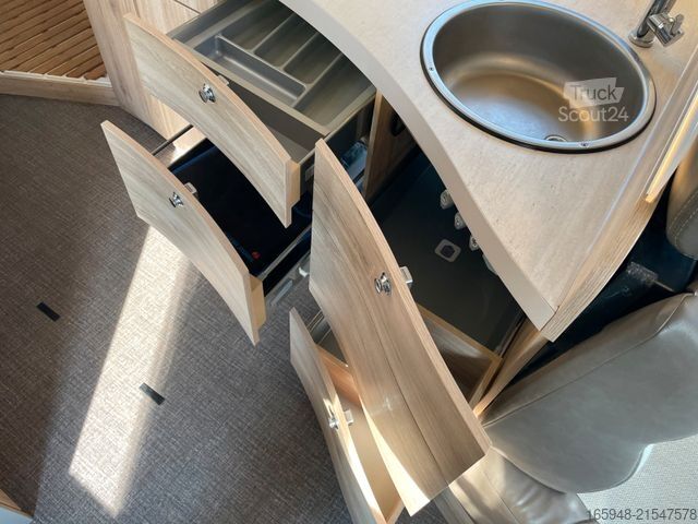 Teilintegriertes Wohnmobil EURAMOBIL 675 SB PROFILA RS | Hubbett, Französisches Bett