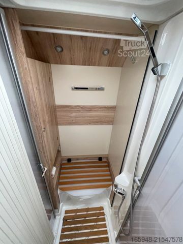 Teilintegriertes Wohnmobil EURAMOBIL 675 SB PROFILA RS | Hubbett, Französisches Bett