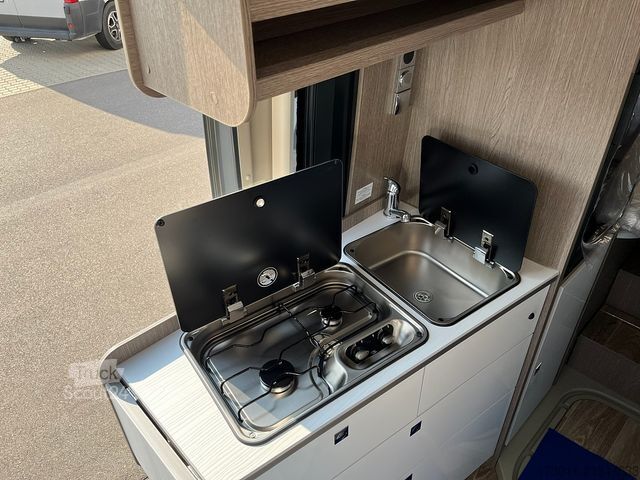 Camper van PÖSSL Roadcruiser  Dieselheizung/Markise/Radio/Kamera