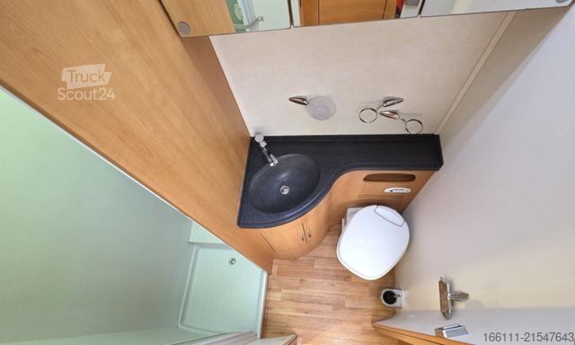 Camper semintegrato EURAMOBIL Contura 660HB - Festbett - Solar -