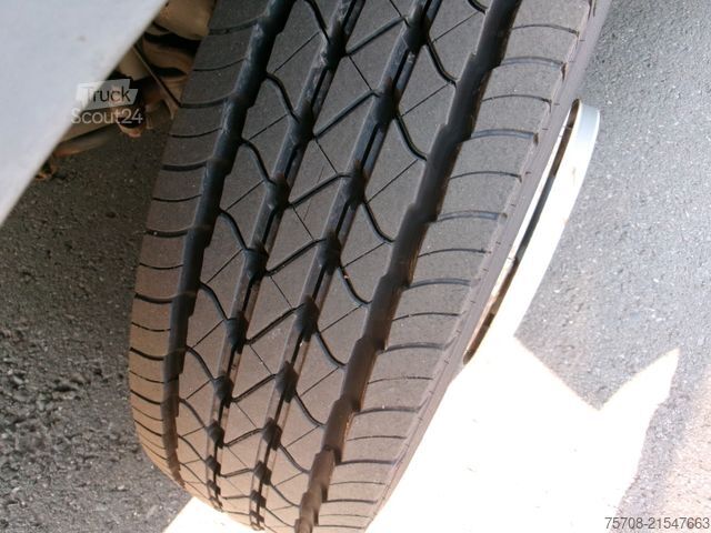 Camion de boissons MERCEDES-BENZ Atego 818 Getränke City Aufbau AHK