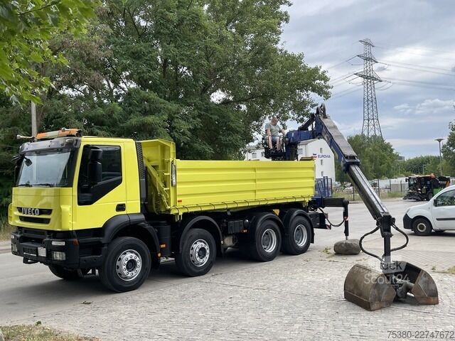 Grua montada em camião iveco Stralis AD340T41  8x4 *KLIMA*PENZ 10.83H Kran*