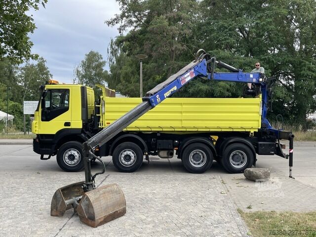 Grua montada em camião iveco Stralis AD340T41  8x4 *KLIMA*PENZ 10.83H Kran*