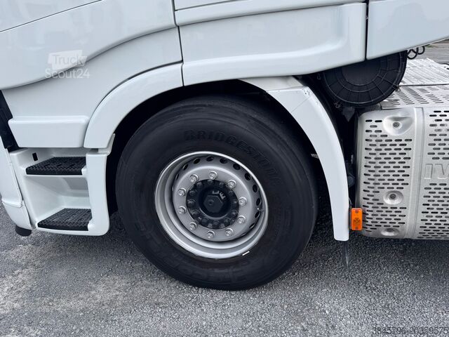 Trattore stradale standard Iveco STRALIS 480